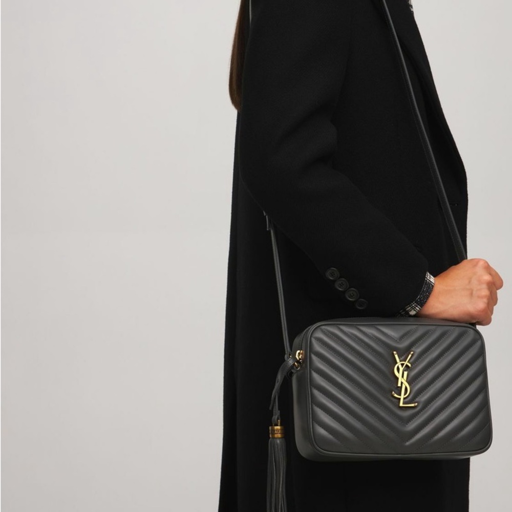 AUTH Yves Saint Laurent Lou Camera crossbody Bag